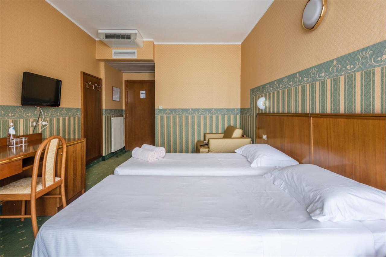 Hotel Splendid Palace Limone sul Garda Habitación foto